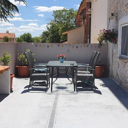 House La Vie App No 1